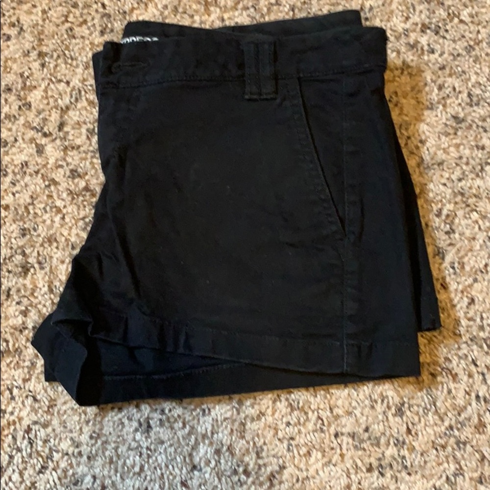 Express Shorts - Picture 4 of 5